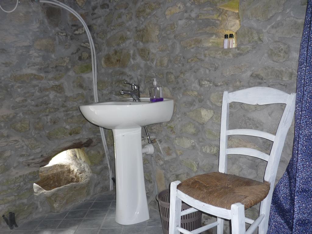 Micro-Cottage In Pietra La Ratatouille Dego Habitación foto